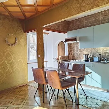 Casa Jenini - Im Patrizierhaus Neben Schloss Leuk