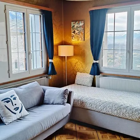 Casa Jenini - Im Patrizierhaus Neben Schloss Leuk