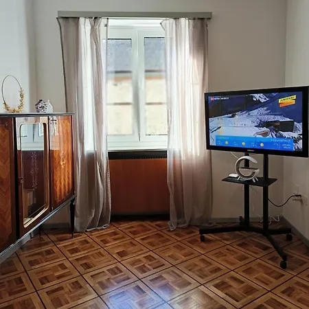 Casa Jenini - Im Patrizierhaus Neben Schloss Leuk